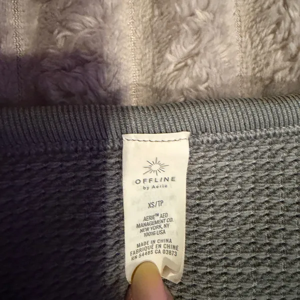 OFFLINE by Aerie Waffle Knit Henley Crop Top Sage Green XS‎ Thumbholes Thermal - Image 3