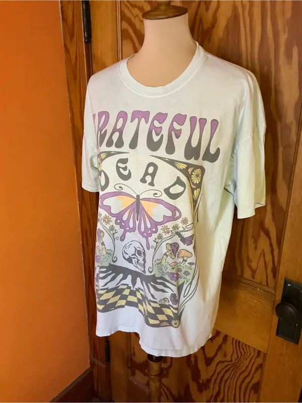 American Eagle Grateful Dead Graphic Tee XS Butterfly Skull Mushroom Band Tee - Image 4