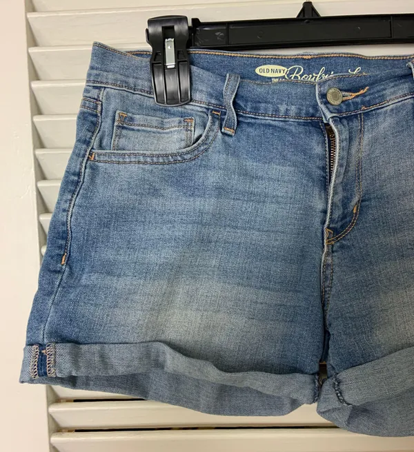 Old Navy Boyfriend Shorts - Image 3