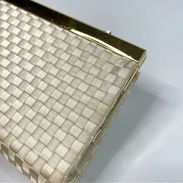 Lord & Taylor Cream Weave Purse Clutch - Image 9