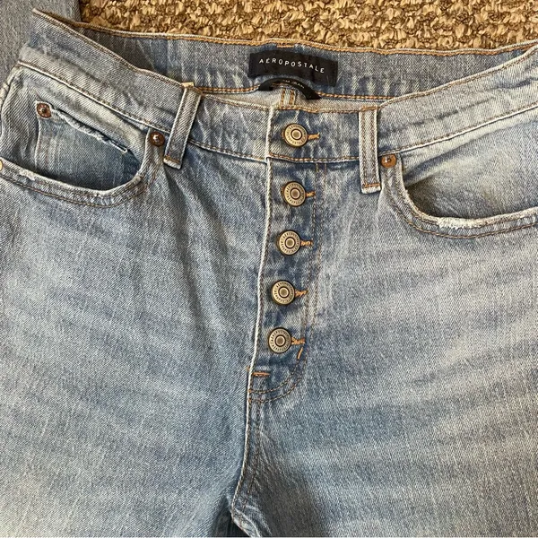 Aeropostale Mom Jean Light wash button up fly - Image 6