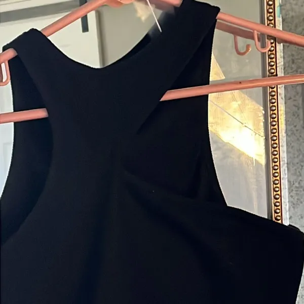 Black ribbed asymmetrical crop tank top size medium - Image 2