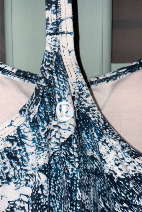 Lululemon Tank Power Y Navy Blue Pattern  - Image 3