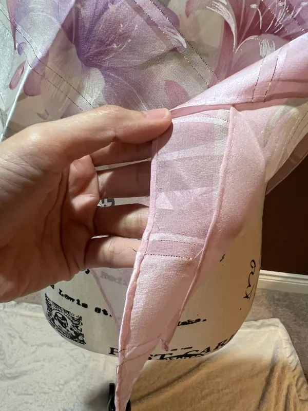 Beautiful Vintage Silk Scarf. Pink - Image 6