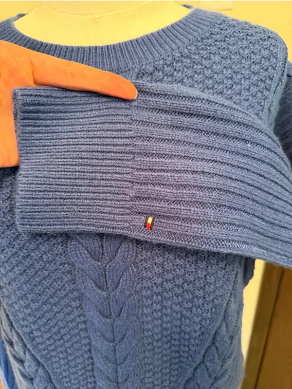 Tommy Hilfiger blue cable knit crewneck long sleeve sweater - Image 3
