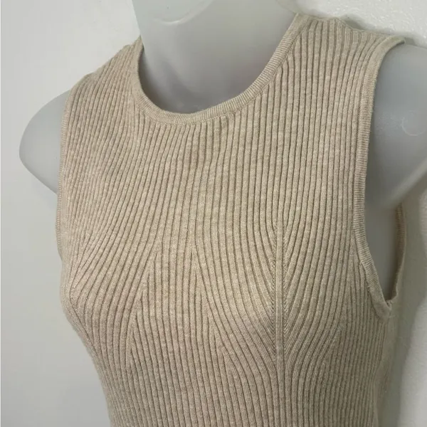 Women’s Beige Sleeveless Ribbed Knit Top Size Medium - Image 3