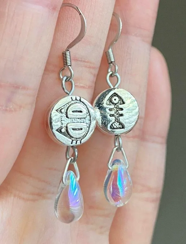 Handmade cat & fish teardrop dangle earrings 🐈🐟 - Image 2