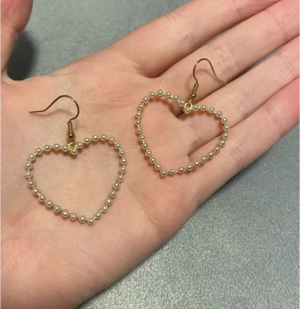 Heart Earrings Gold - Image 2