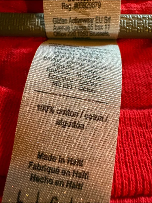 Gildan Red t-shirt features a distressed "I 🤍 Chick-fil-A" graphic unisex size L - Image 5