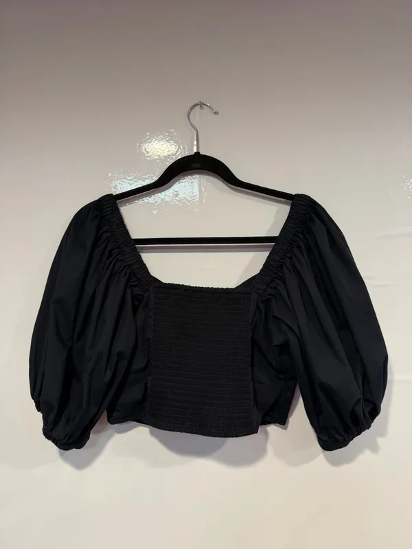 Black‎ puff sleeve Abercrombie and Fitch crop top - Image 4