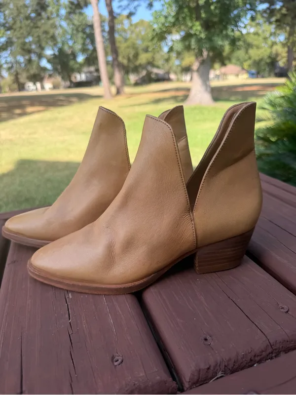 Free People Charm Double V Tan Leather Ankle Boots Size 6 Retail $148 - Image 5