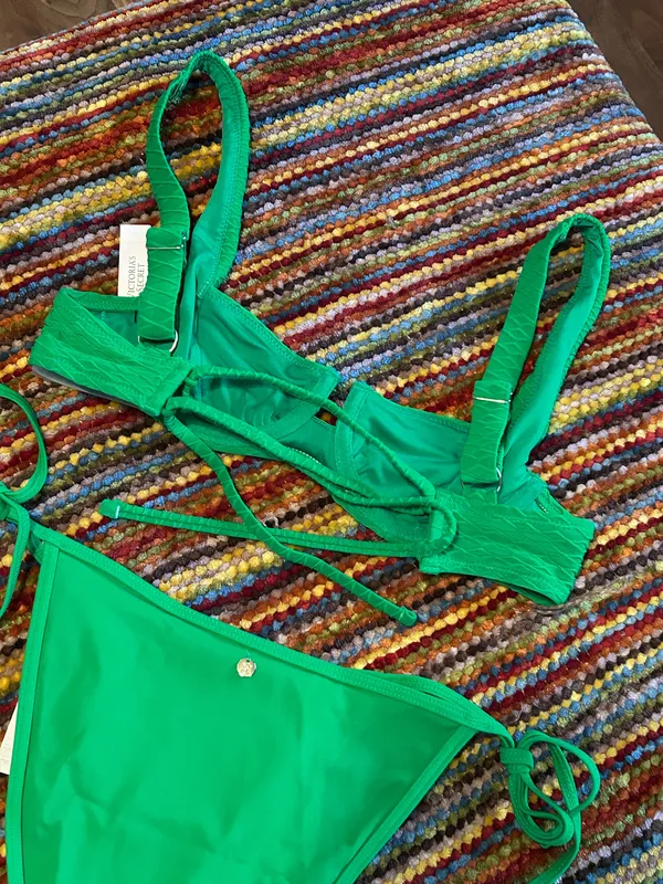 Victoria's Secret Emerald Green Two-Piece Bikini Set 32A top & small bottom NWT - Image 8