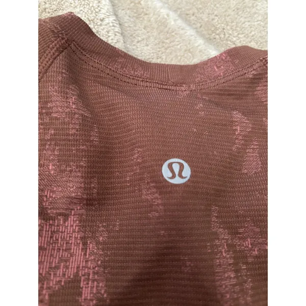 Lululemon Swiftly Tech Short Sleeve 2.0 Shirt Size 6 Brown Rose Abstract Run Top - Image 4