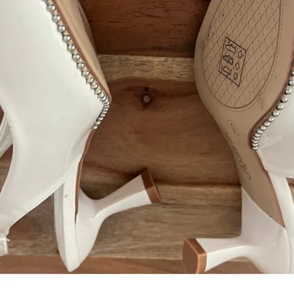 NWOT 9 Jason Wu slingback kitten heels featuring a pointed toe off white cream - Image 6
