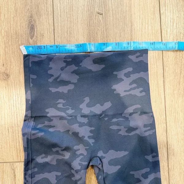 Spanx Black Camo Seamless Leggings Size Small High Waist Sculpting Athleisure - Image 3