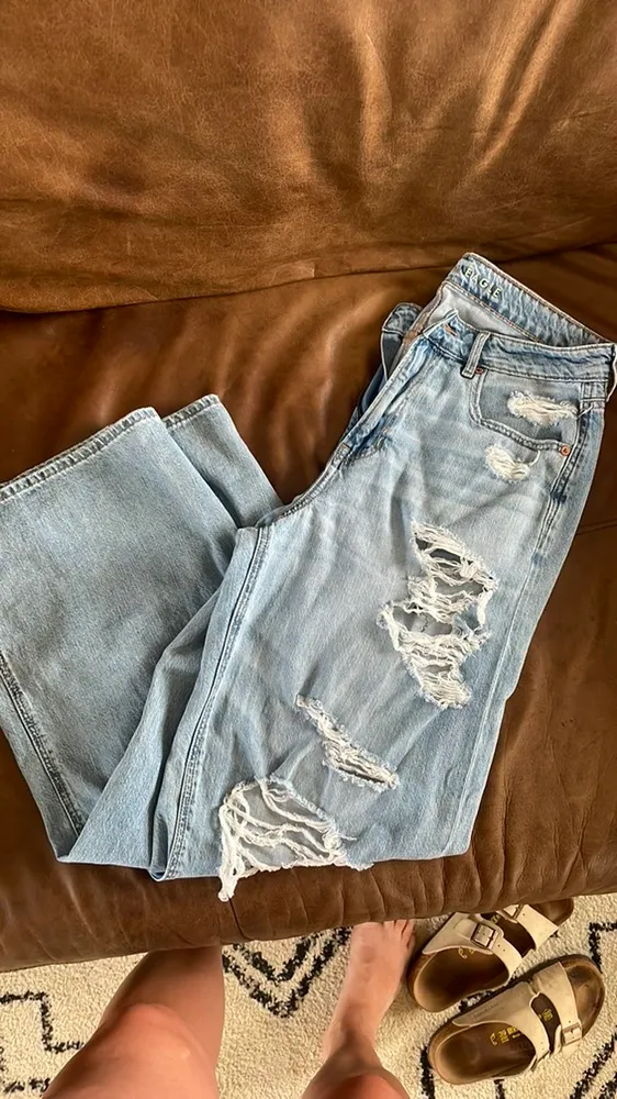 American Eagle High Waisted Ripped Mom Jean - Image 7
