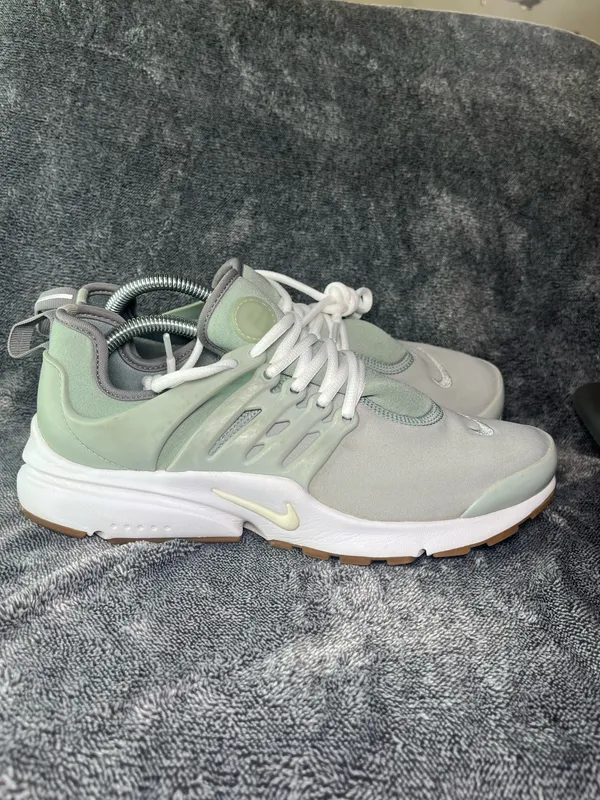 Nike Air Presto Premium Light Bone Barely Green Women's Size 9 878068-011 - Image 3