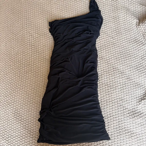 Missguided Black One Shoulder Ruched Mini Dress - Image 2