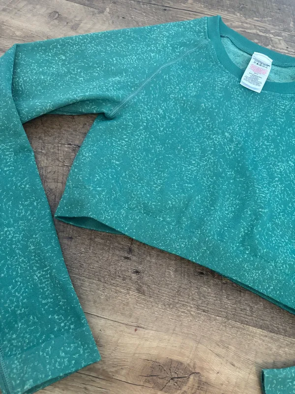 Gymshark Cropped Long Sleeve Top - Image 6