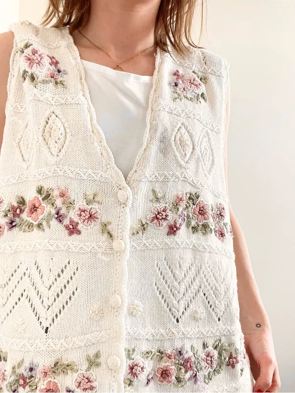 Vintage Yarnworks Cream Knit Floral Embroidered Vest - Image 3
