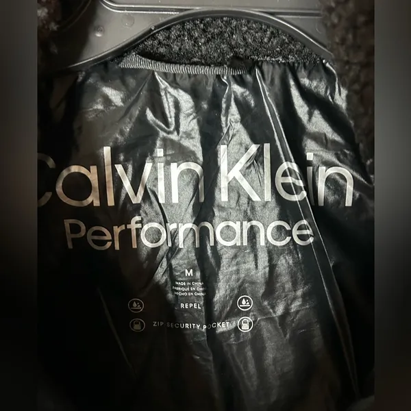 Calvin Klein Performance mixed-media hooded puffer jacket Size Medium. - Image 6