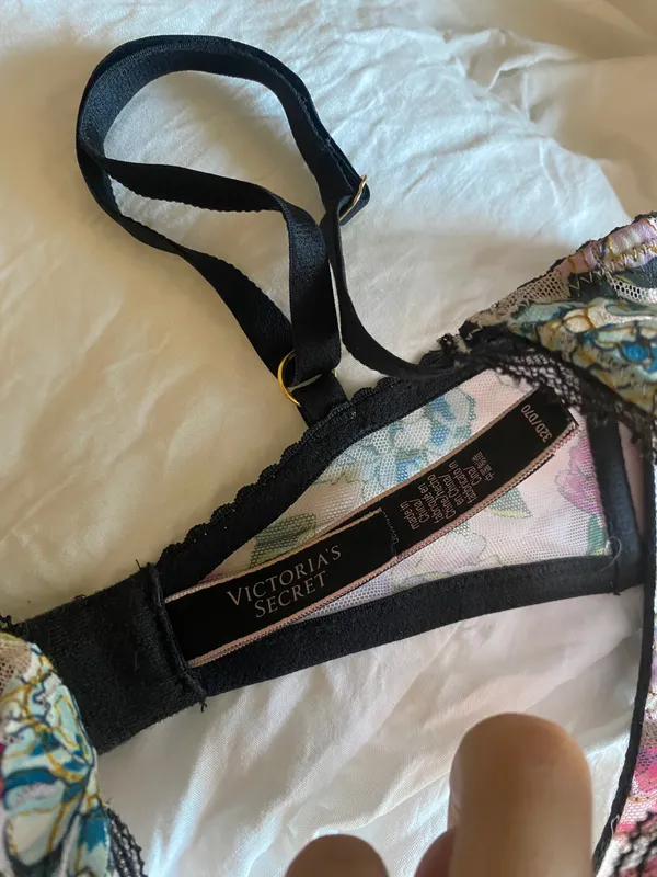 Victoria’s Secret Floral Embroidered Bra - Image 5