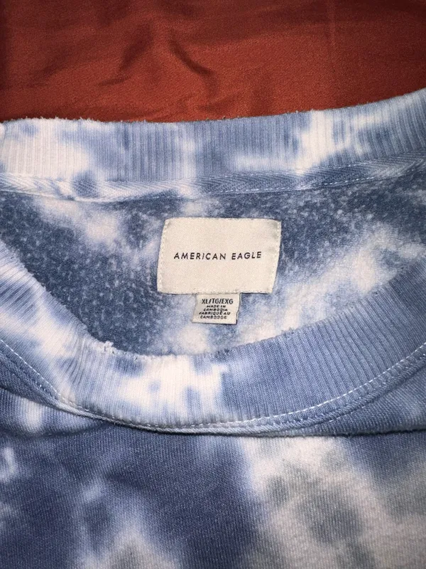 American Eagle Sweatshirt - Image 2