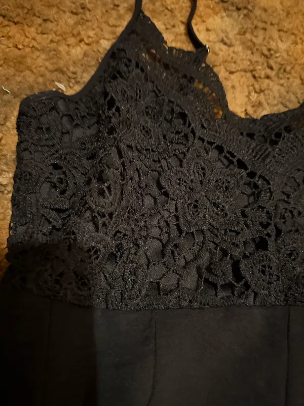 SheIn Chic mini dress with lace bodice and delicate straps. Flowy skirt with soft drape. Versatile black piece for day or night. Lightweight and feminine look. - Image 3