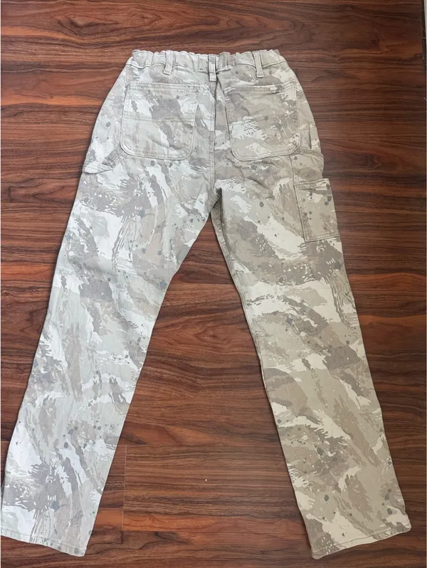 Abercrombie & Fitch camo cargo pants Size 14 years for a size 24 in women’s Adjustable waisted For someone 5’3 and shorter #cargo #camouflage - Image 2