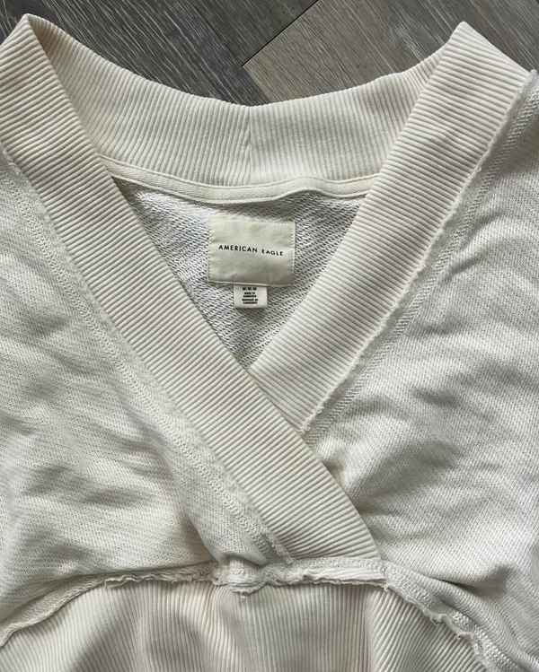 American Eagle Crop Top Long Sleeve - Image 2