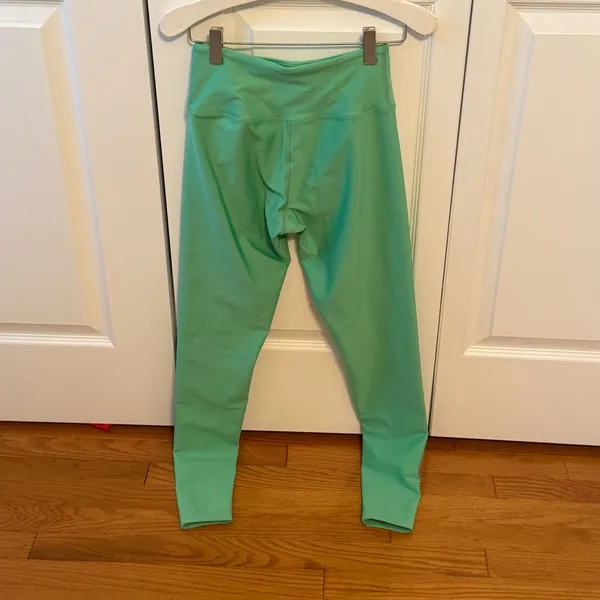 Year of Ours Studio Everyday Leggings in Green - Image 3