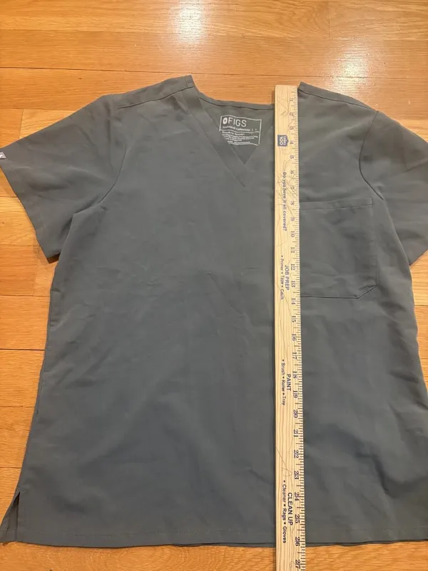 Figs Size Large (L) V-Neck Scrub Top with Chest Pocket - Image 3