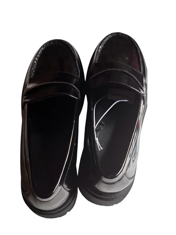 Old Navy Chunky Heel Women's Black Penny Loafers Size 8 New With Tag - Image 4