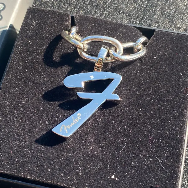 💎🩶 Vintage 1990s 90s NWT Fender Stainless Steel Silver Tone Metal Big 7 / F Pendant Chain and Necklace $19.99 🩶💎 - Image 5