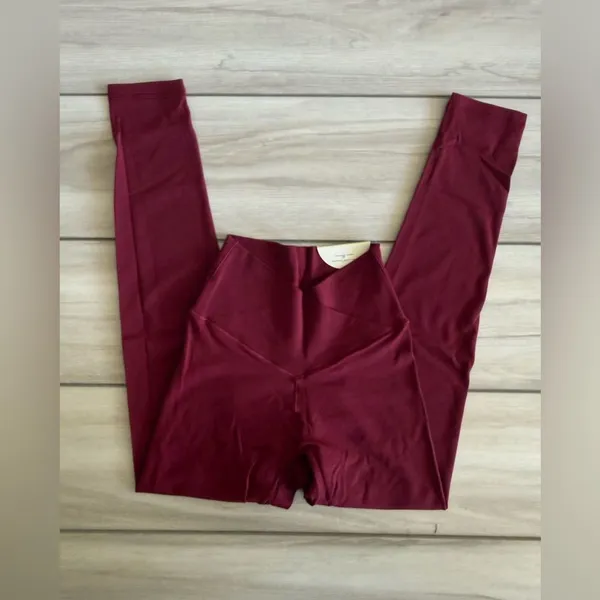 OFFLINE By Aerie Real Me High Waisted Crossover Legging Red Small NWT IN PKG - Image 4