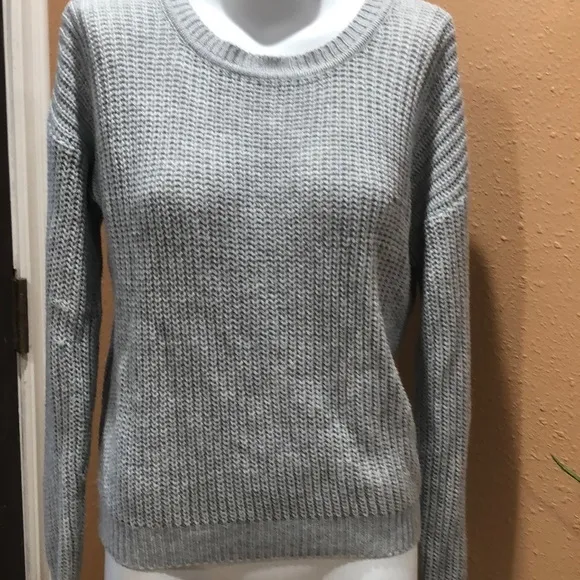 Forever 21 gray knit sweater - Image 2