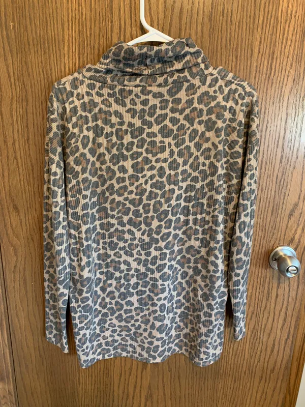 Leopard Print Turtle Neck - Image 2