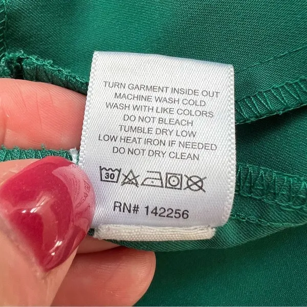 Figs Casma Three-Pocket Scrub Top in Limited Edition Kelly Green XXS Medical - Image 9
