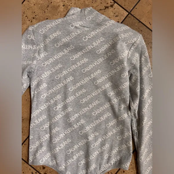 🌸Calvin Klein Grey Logo-Print Long Sleeve Bodysuit - Image 4