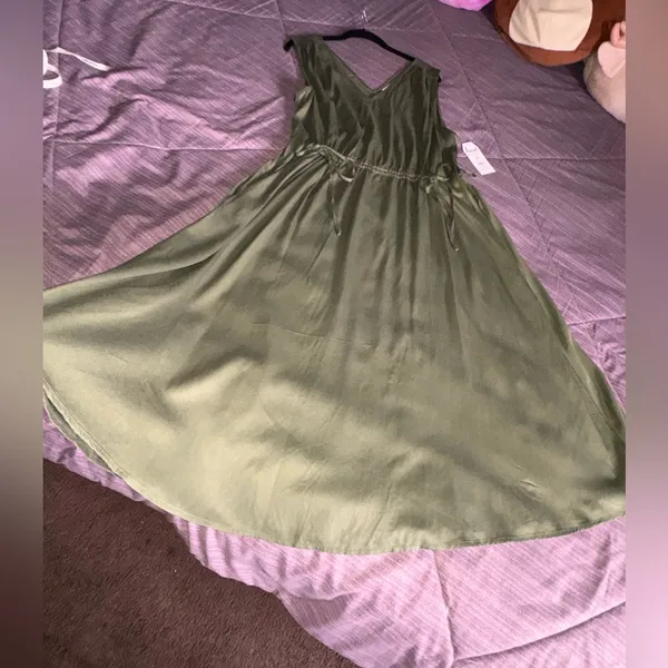 Time and Tru Forest Green Apparel - Image 10