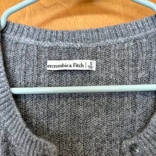 Abercrombie & Fitch Cardigan‎ Womens Small Grey Ribbed Knit Button Front Cropped - Image 3