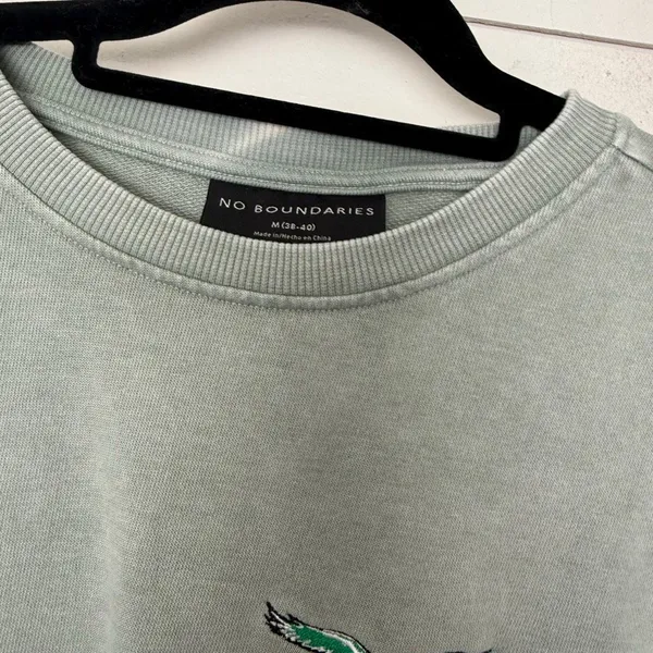 No Boundaries Women’s Medium Olive Green Sweatshirt - Image 2