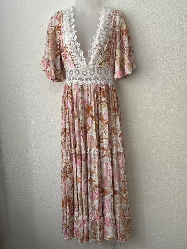 Saints + Secrets Size M Floral Crochet Trim Ruffle Tiered Maxi Dress - Image 4