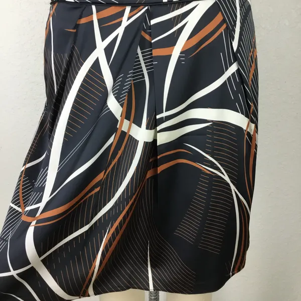Calvin Klein Skirt Size 6 Silky Satin Pleated Knee - Image 2