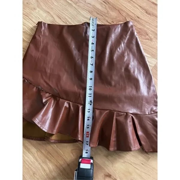 SHEIN faux leather skirt size m - Image 5