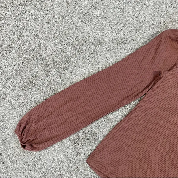 Abercrombie & Fitch Women’s Ribbed Puff Sleeve Longsleeve Shirt in Mauve M - Image 5