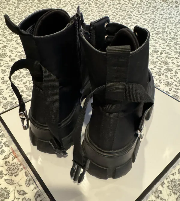 Steve Madden Boots Size 7.5 - Image 6