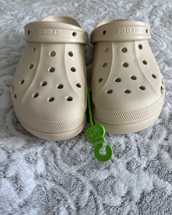 NWT Crocs Baya Platform - Image 3