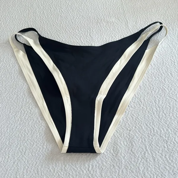 L*Space Billie Bitsy Bikini Bottom. size Large, $92 - Image 6