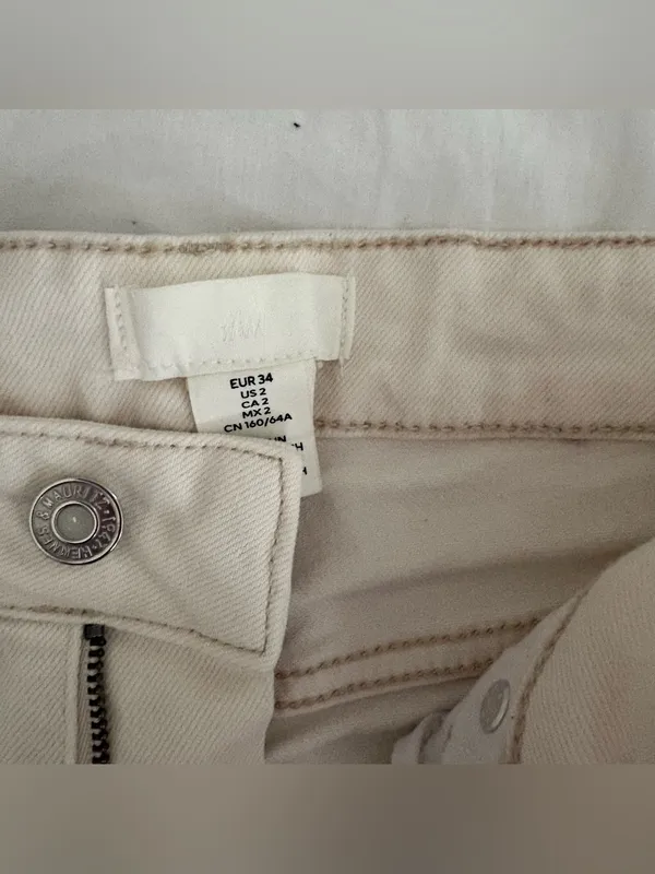 H&M Cream denim shorts - Image 2